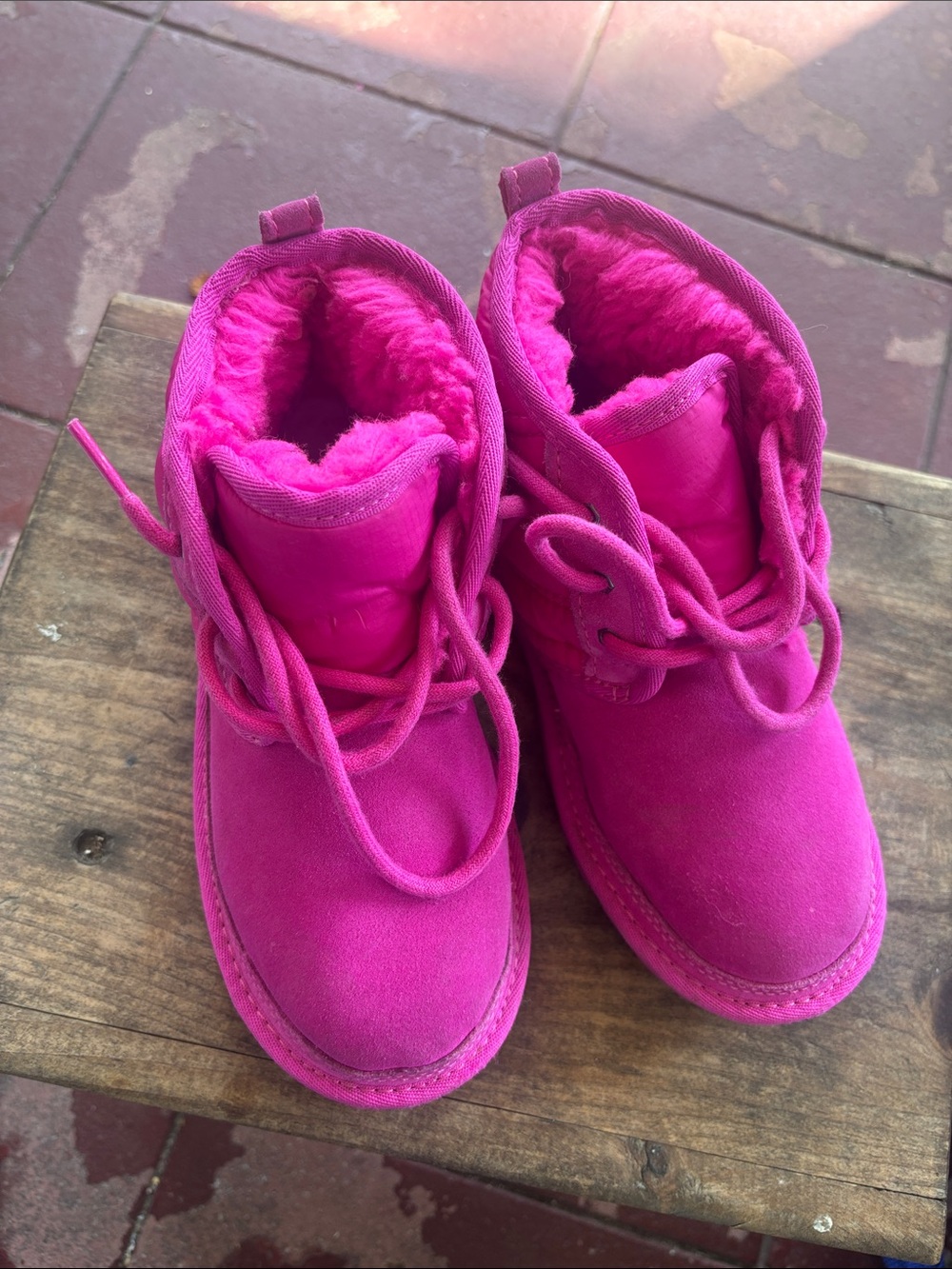 UGG Kids Bright Fuchsia Faux-Fur Lace-Up Boots